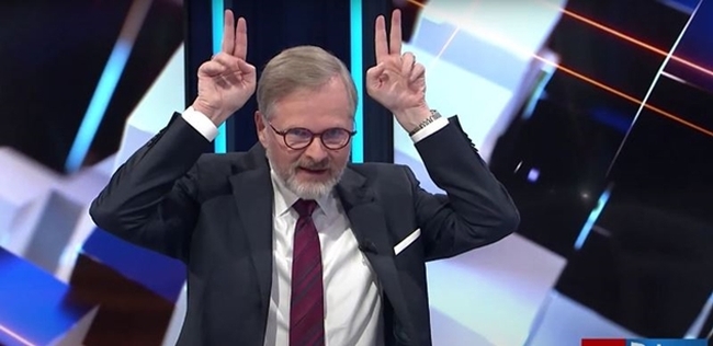 Premiér Fiala vysvětluje občanům bitcoinovou kauzu a své angažmá ve zkrachovalé kampeličce.